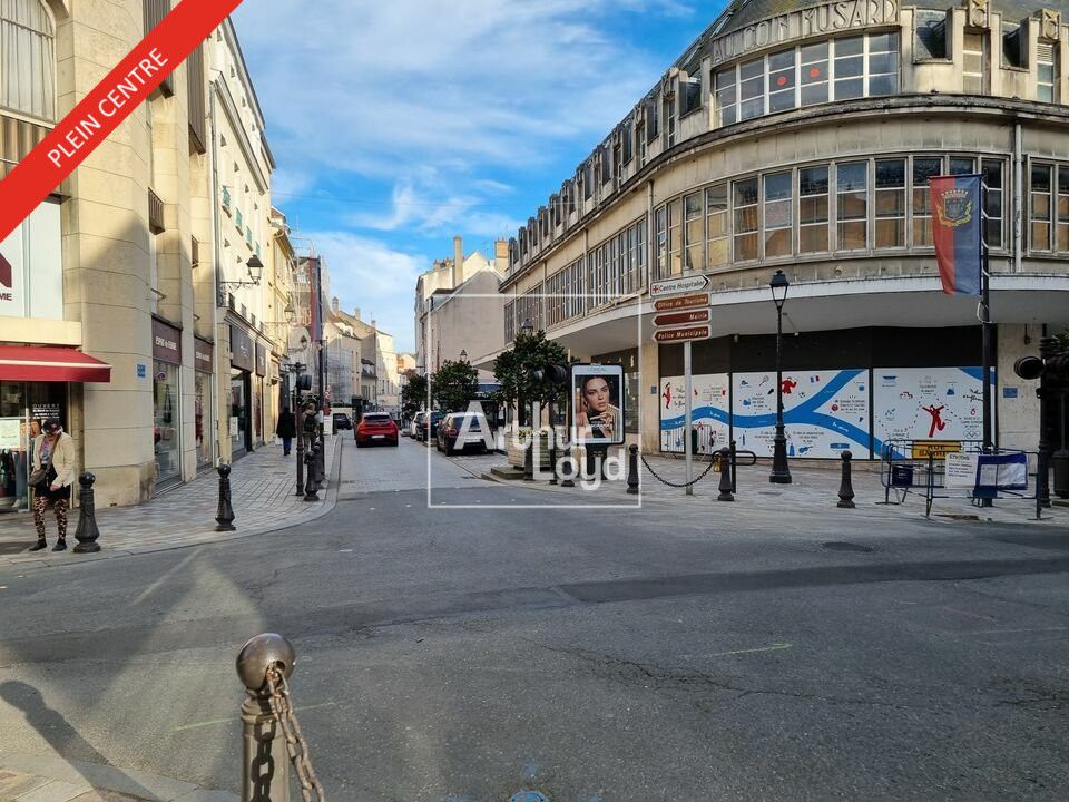 Location local commercial 400 m² non divisibles