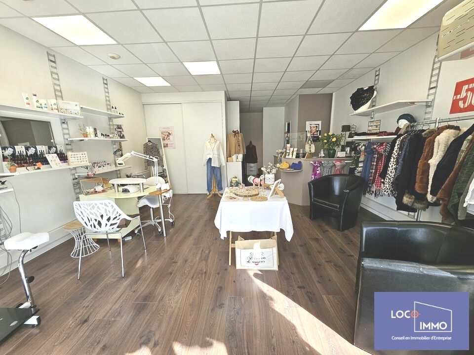 Location local commercial 49.69 m² non divisibles