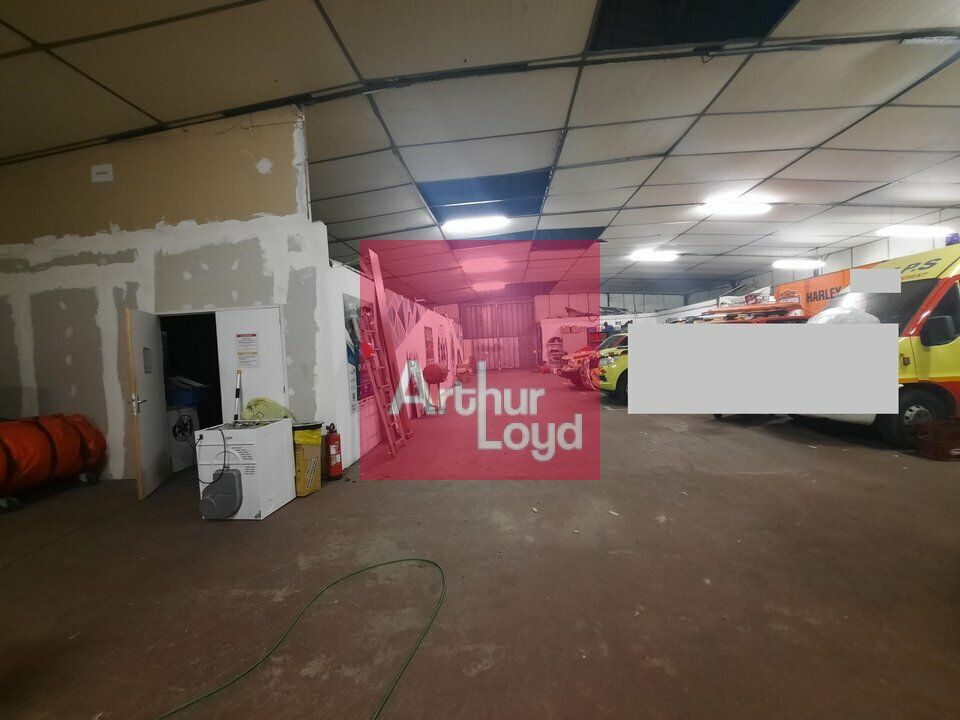 RIOM ZONE DE LA VARENNE A LOUER LOCAL ACTIVITE 665 M²