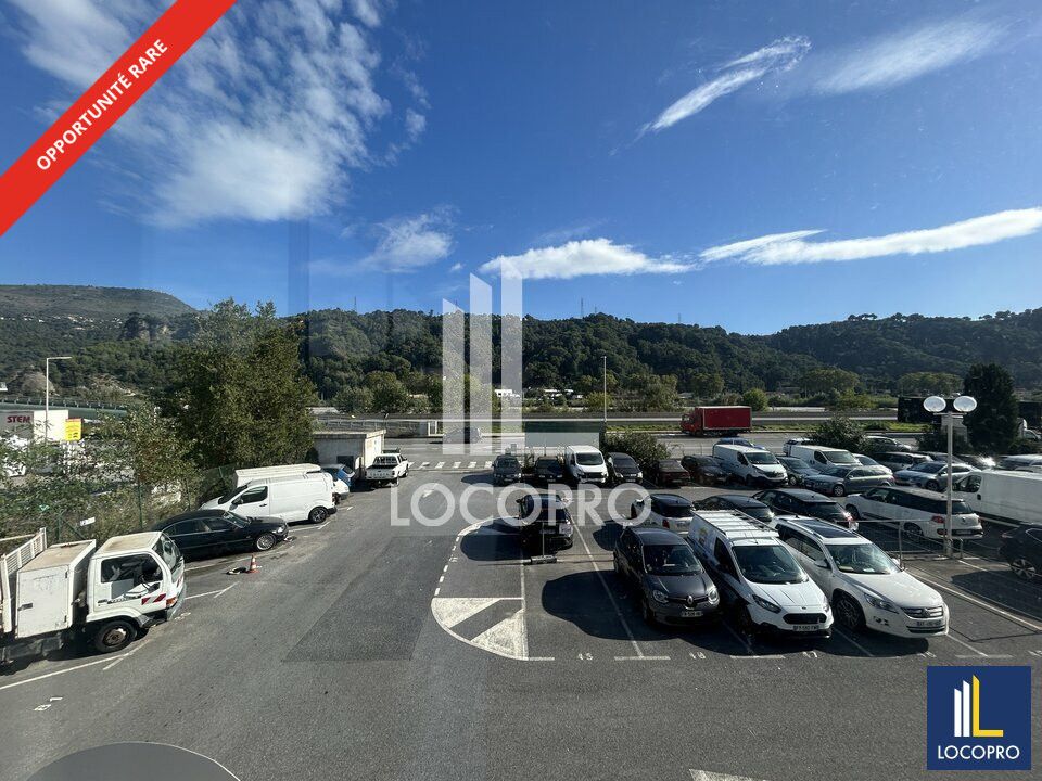 RARE - BUREAUX A LOUER - 556 M2 - ZONE INDUSTRIELLE CARROS