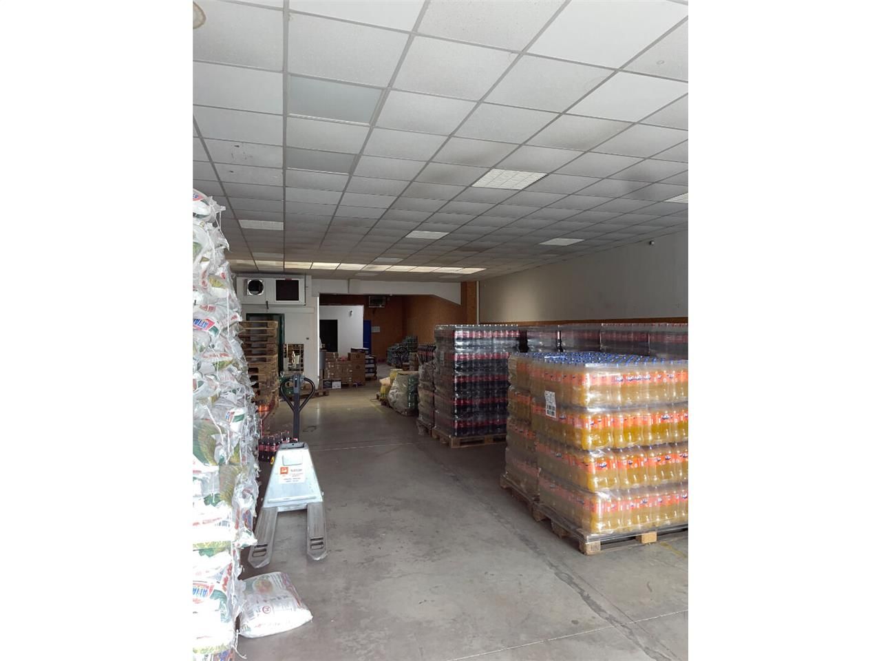 Location local 200.00 m² à PANAZOL