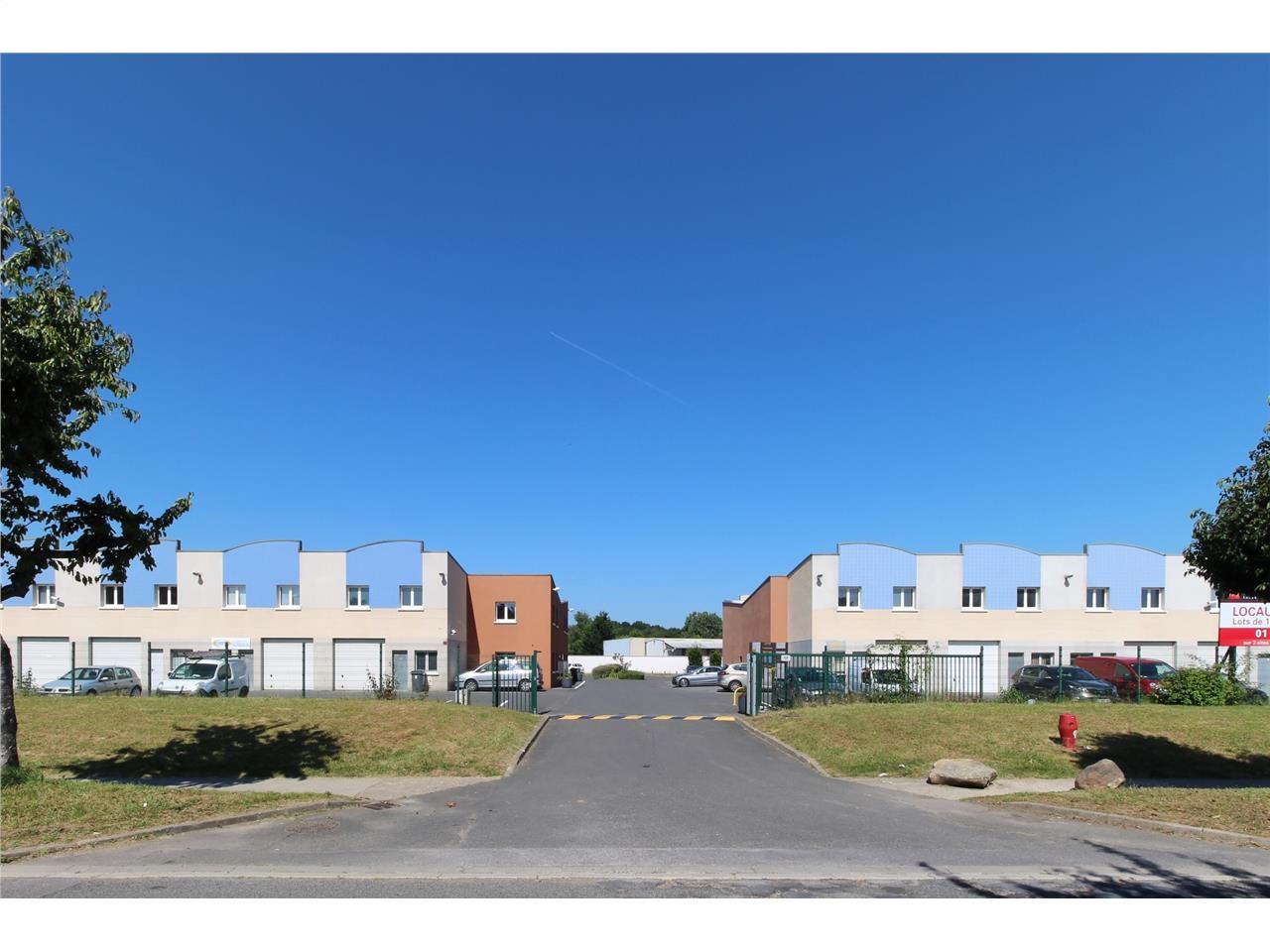 Location local 63 m² à SAVIGNY LE TEMPLE