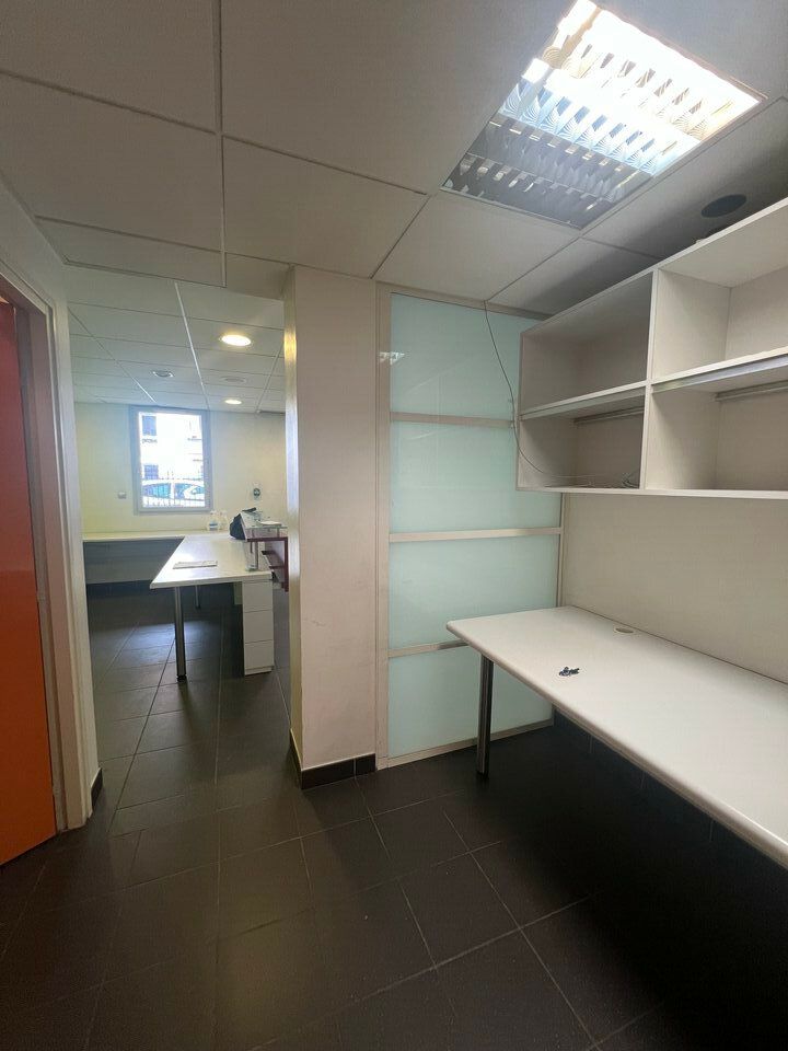 L'UNION LOCATION LOCAL PROFESSIONEL LES AMBASSADEURS 184M2.