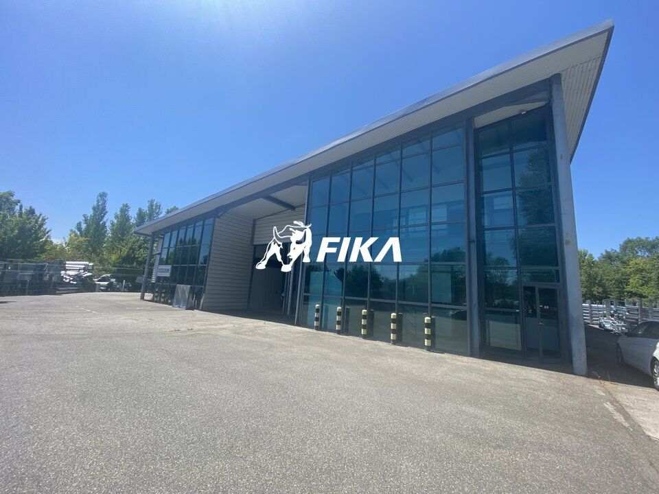 Location local d''activites 834 m² non divisibles
