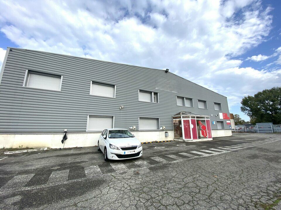 A LOUER ENTREPOT 2 720 m² - (31200) TOULOUSE