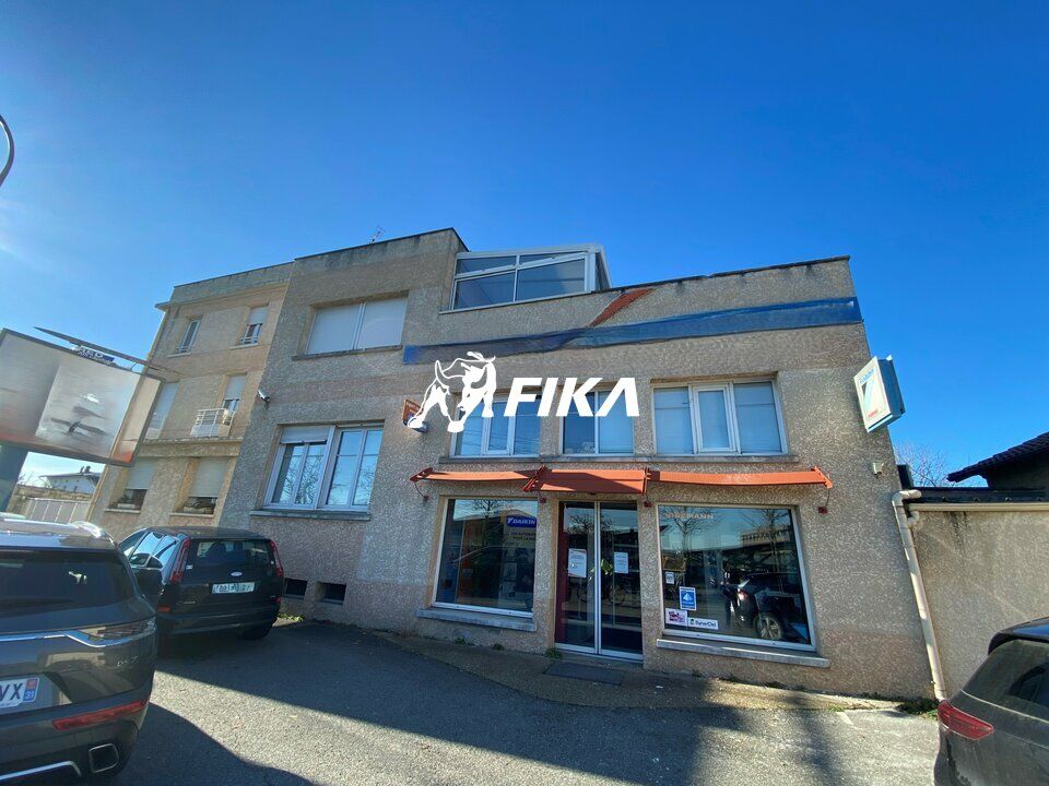 Location local d''activites 822 m² non divisibles