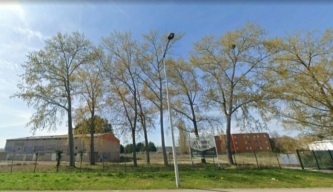 Vente local d''activites 2000 m² non divisibles