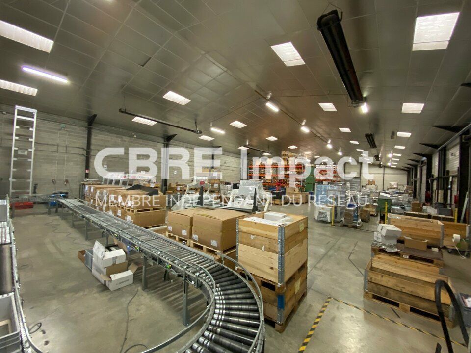 Location local d''activites 1200 m² non divisibles
