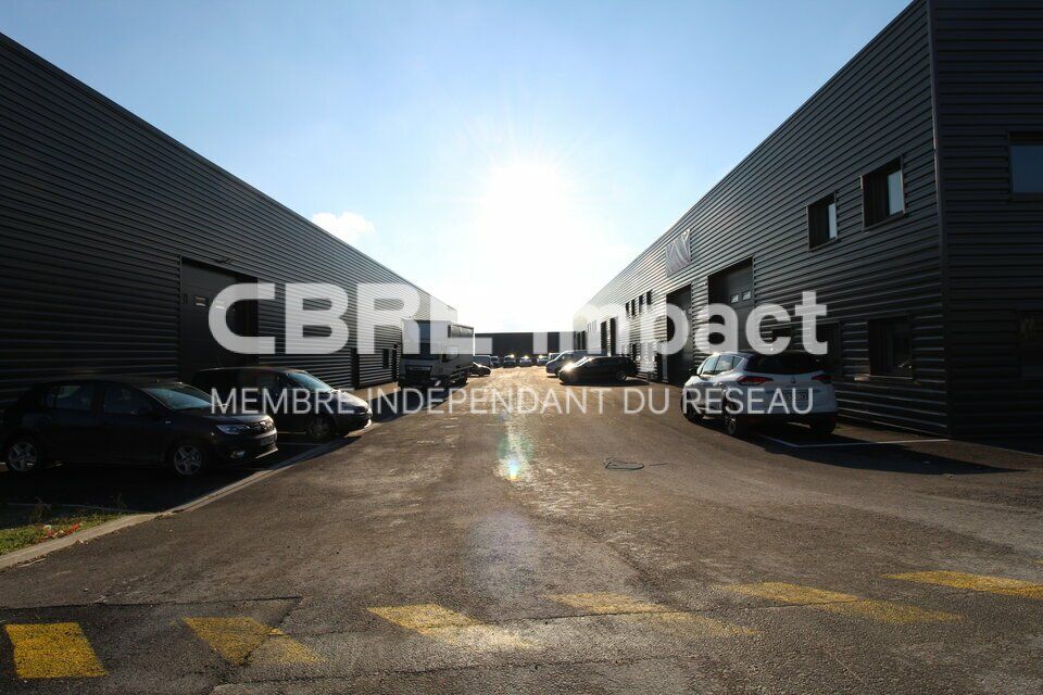 Location local d''activites 170 m² non divisibles