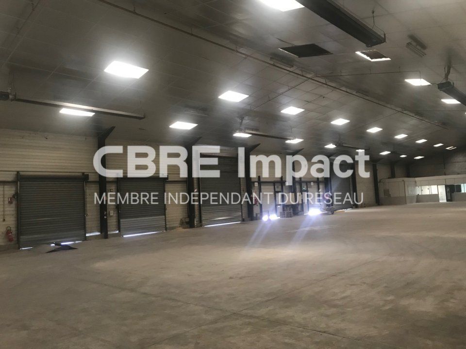 Location activité/entrepôt - 925 m²