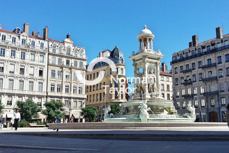 Location local commercial 155 m² non divisibles