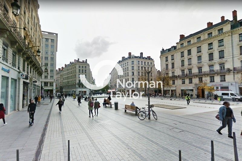 Location local commercial 116 m² non divisibles