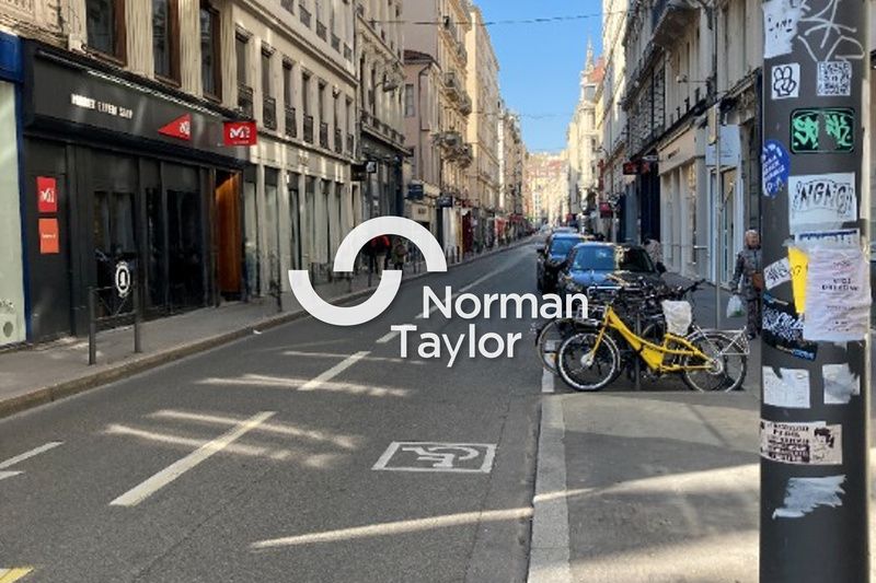 Location local commercial 170 m² non divisibles