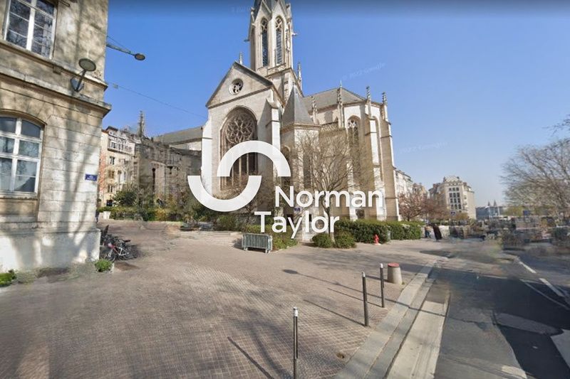 Location local commercial 114 m² non divisibles