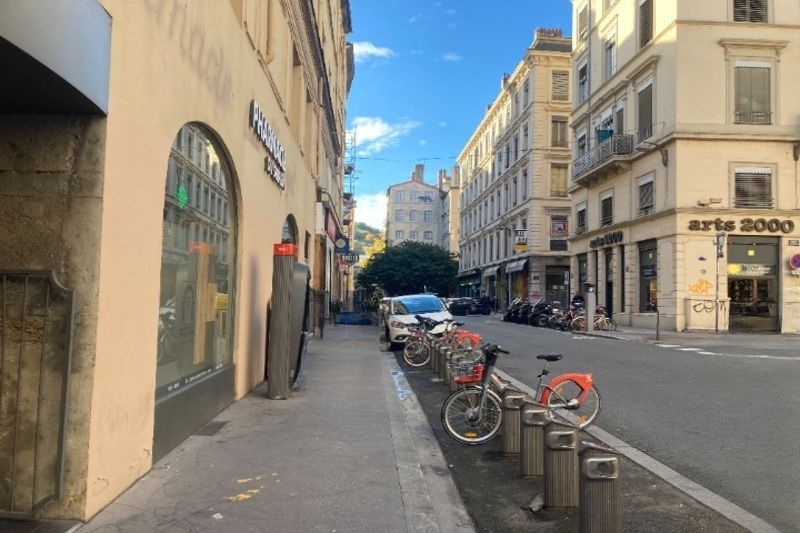 LYON 1er - Local commercial d'environ de 55 m² à louer proche d'Hôtel de Ville