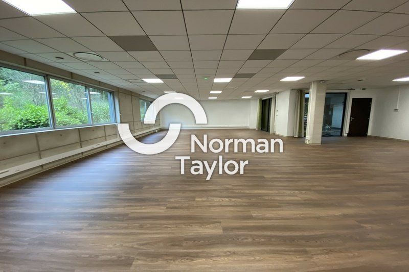 Location bureaux 200 m² non divisibles