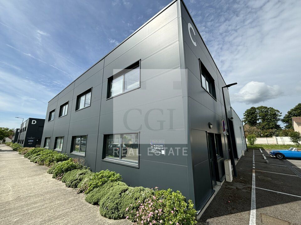 Location local d''activites 147 m² divisibles à partir de 43.45 m²