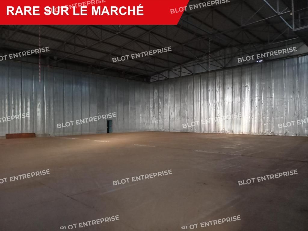 Vente entrepôts 4284 m² non divisibles