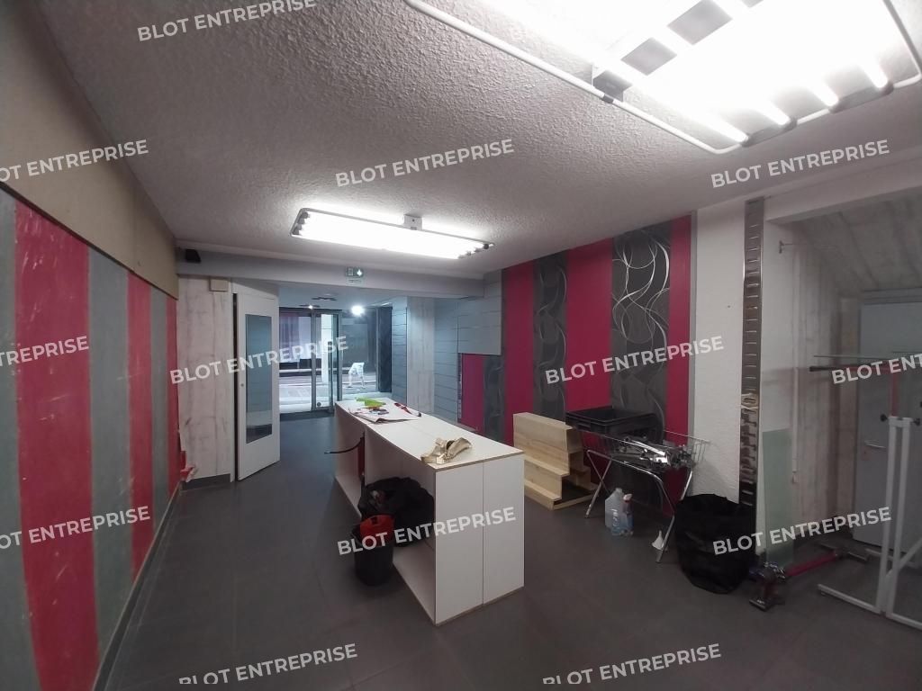 Vente local commercial 165 m² non divisibles