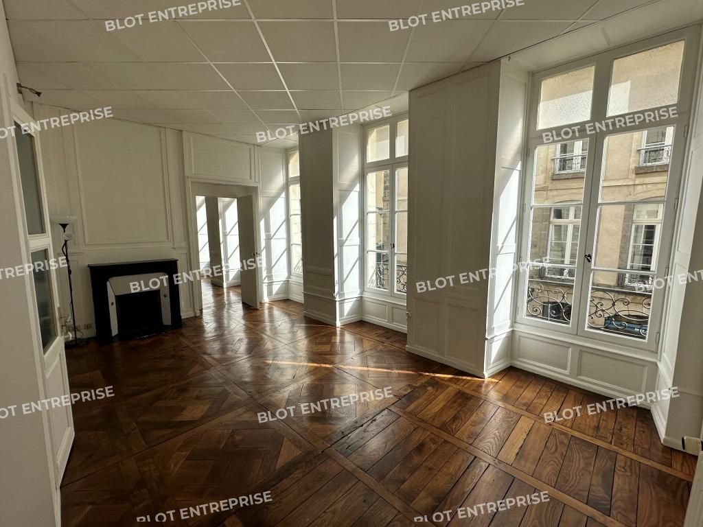 Location bureaux 130 m² non divisibles