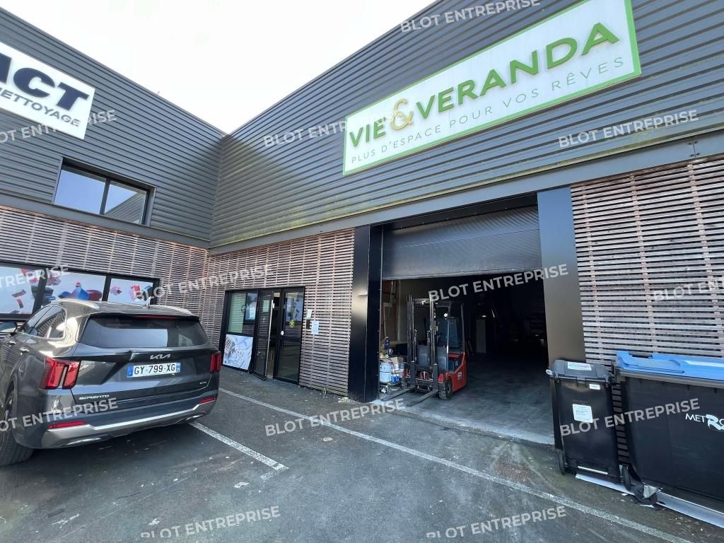 Location entrepôts 523 m² non divisibles