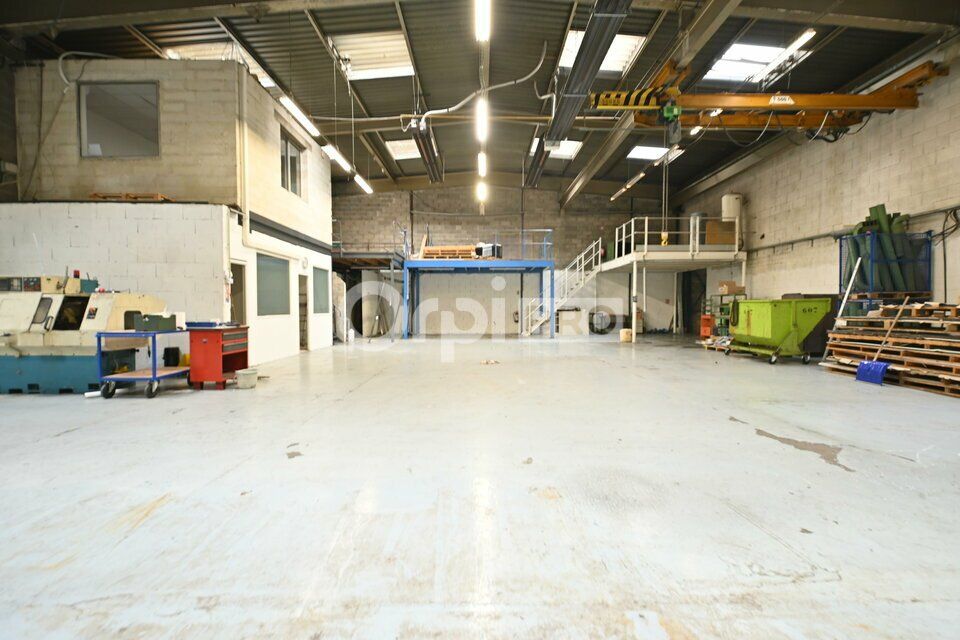 Vente local d''activites 1368 m² divisibles à partir de 664 m²