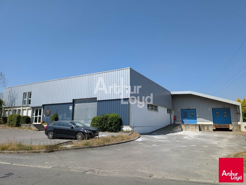 Location local d''activites 2180 m² non divisibles
