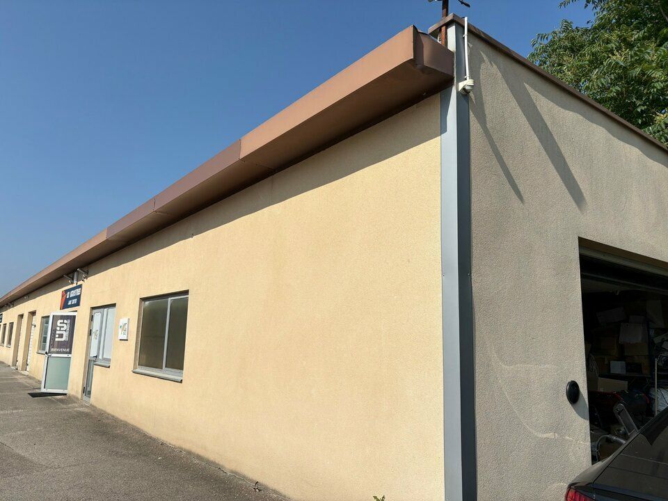 Location bureaux 81.66 m² non divisibles