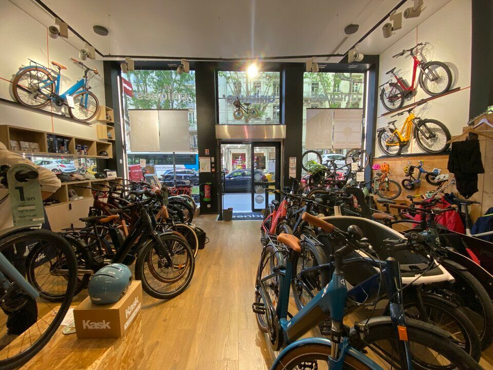 Location local commercial 134 m² non divisibles