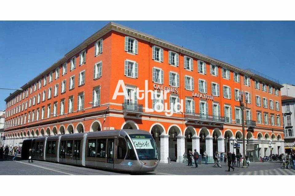 Location local commercial 205 m² non divisibles