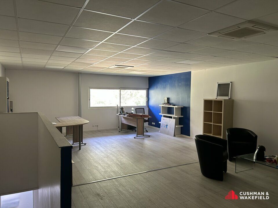 Location local d''activites 215 m² non divisibles