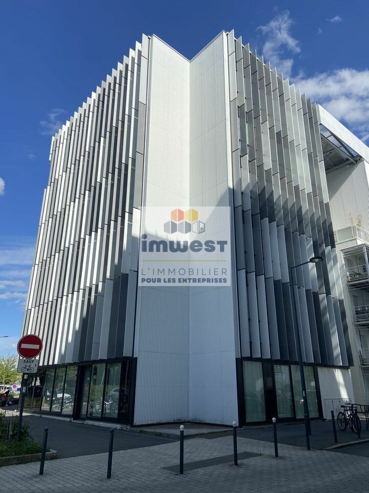 A LOUER - LOCAL COMMERCIAL - Rennes Nord Saint Martin - 184m²