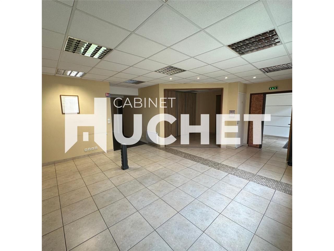 Vente bureaux 330 m² à EPRON