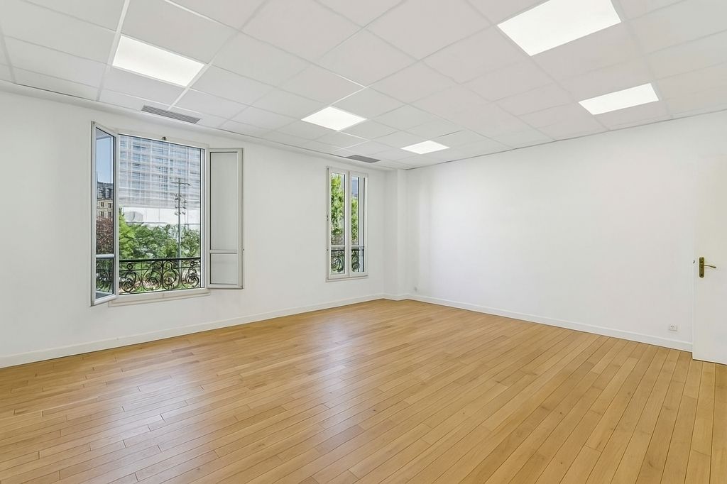 Location bureaux 78 m² non divisibles