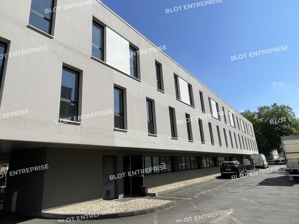 Location bureaux 265 m² non divisibles