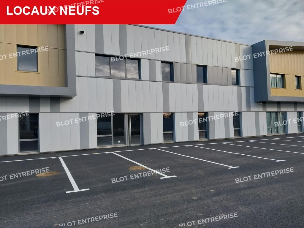 Location entrepôts 395 m² non divisibles