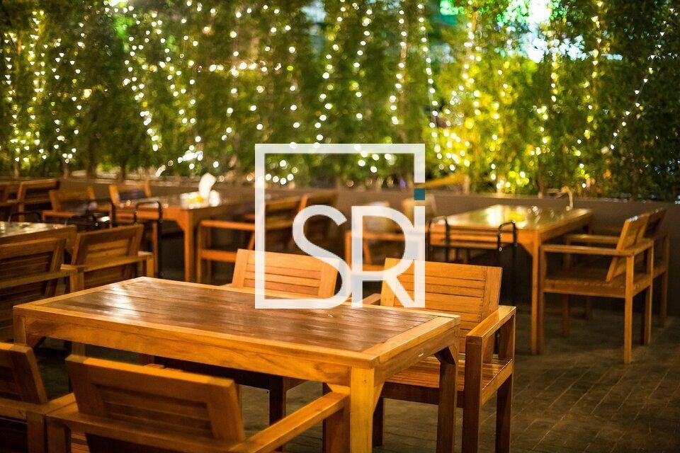 À VENDRE – FONDS DE COMMERCE D'UN BAR SPACIEUX AVEC EMPLACEMENT STRATÉGIQUE