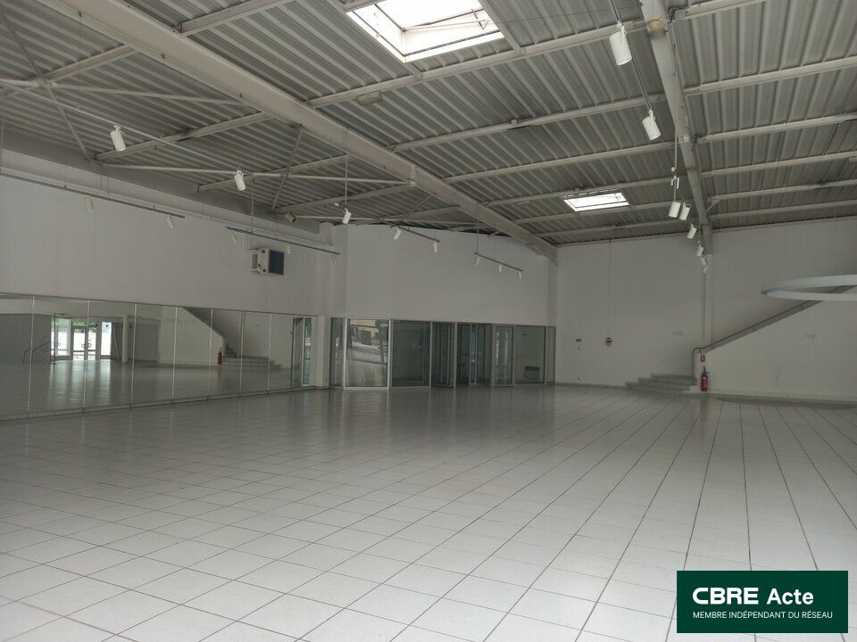 LOCAL COMMERCIAL à ESSEY-LES-NANCY