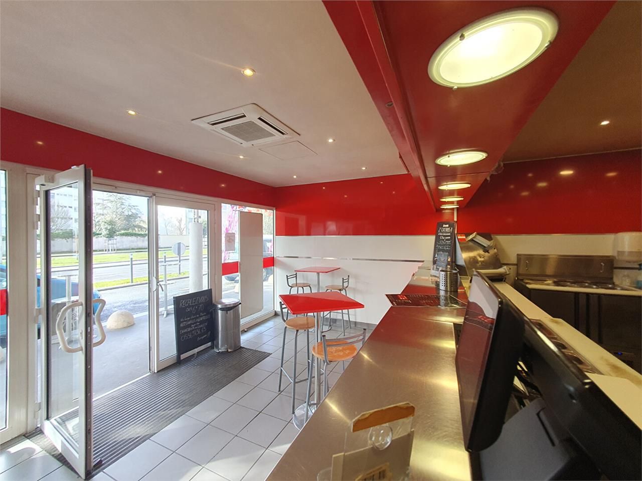 Vente local commercial 50.00 m² à MERIGNAC