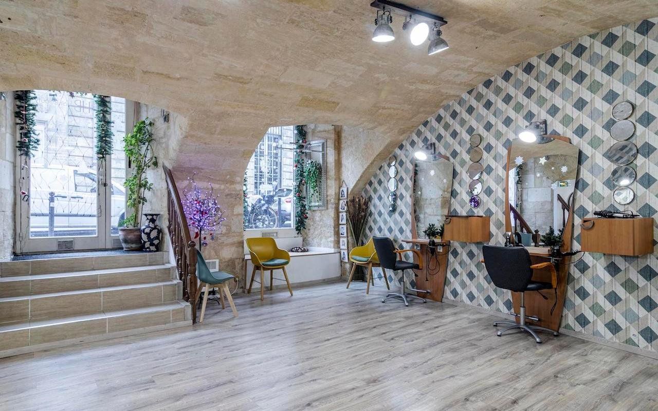 Location local commercial 60.00 m² à BORDEAUX