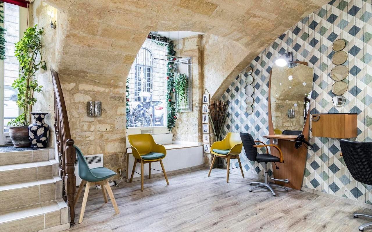 Location local commercial 60.00 m² à BORDEAUX