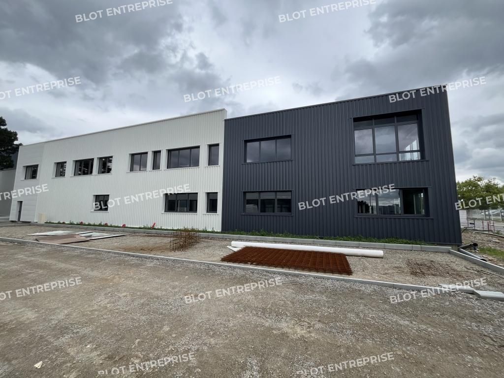 Location entrepôts 263 m² non divisibles