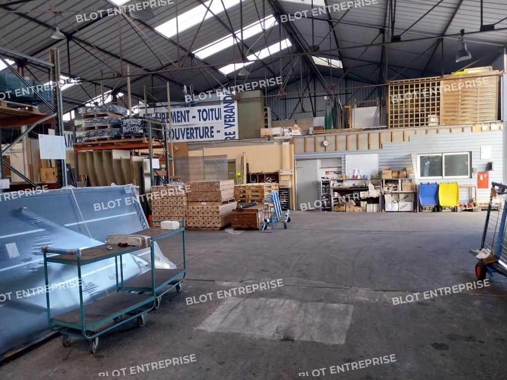Location entrepôts 1000 m² non divisibles