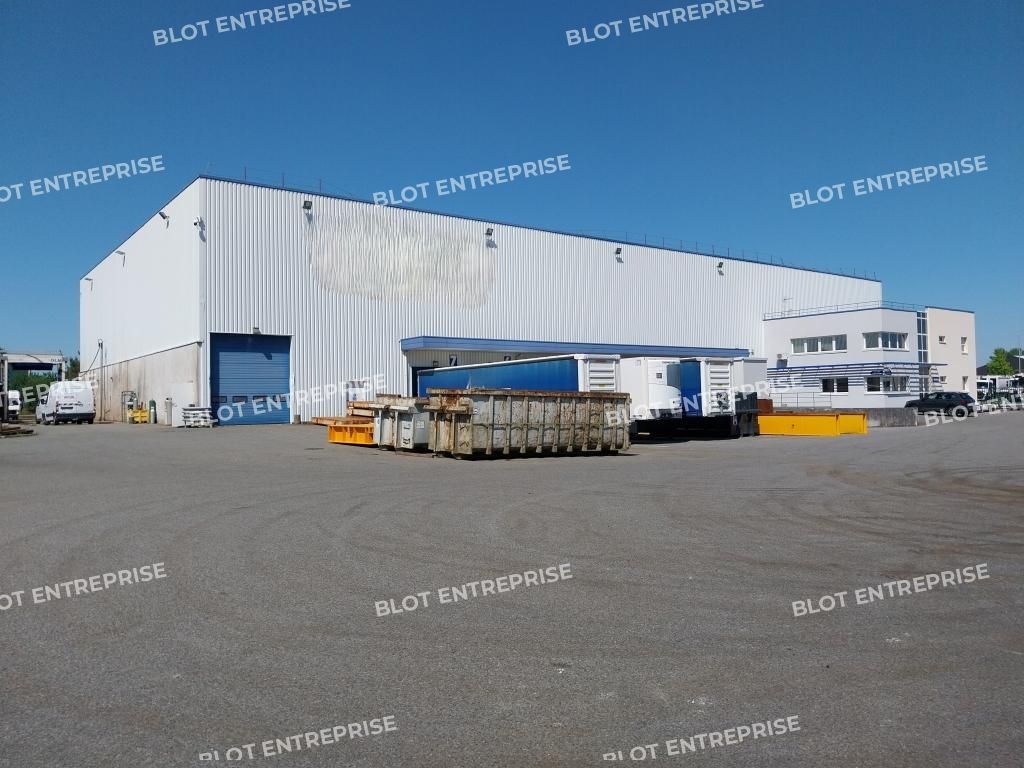 Location entrepôts 3979 m² non divisibles
