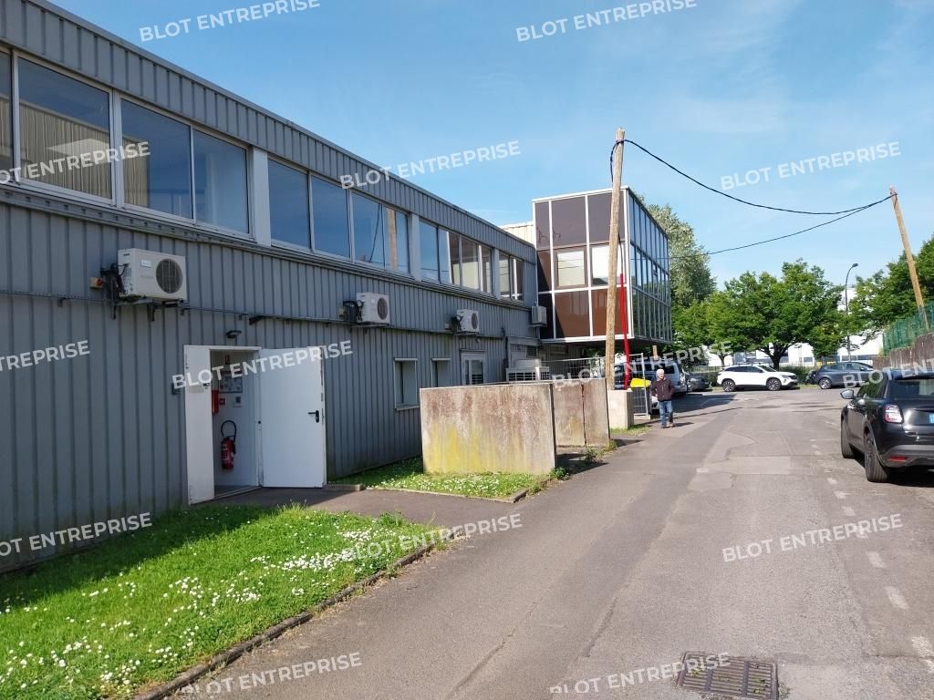 Vente entrepôts 1839 m² non divisibles