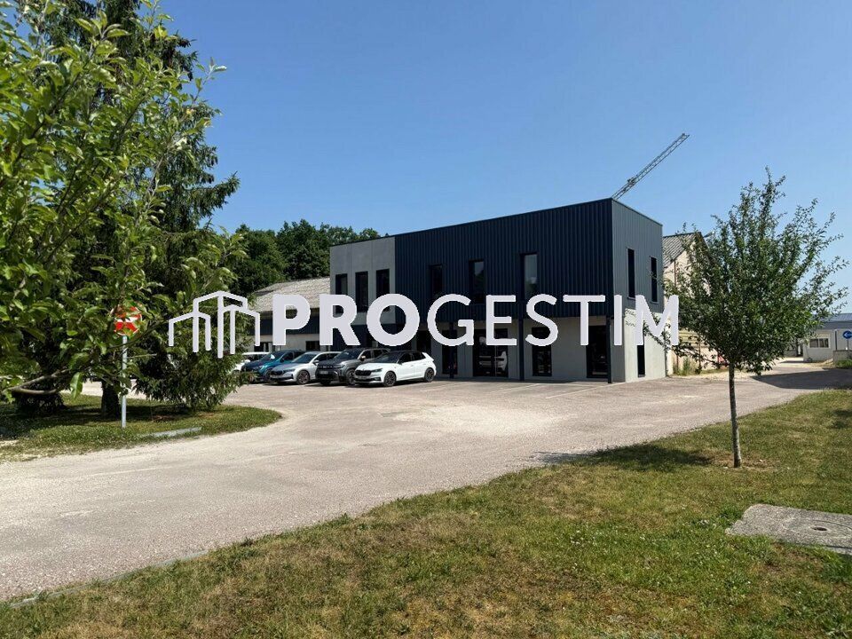 BATIMENT INDEPENDANT DE 906 m² SUR UN TERRAIN DE 5.257 m²