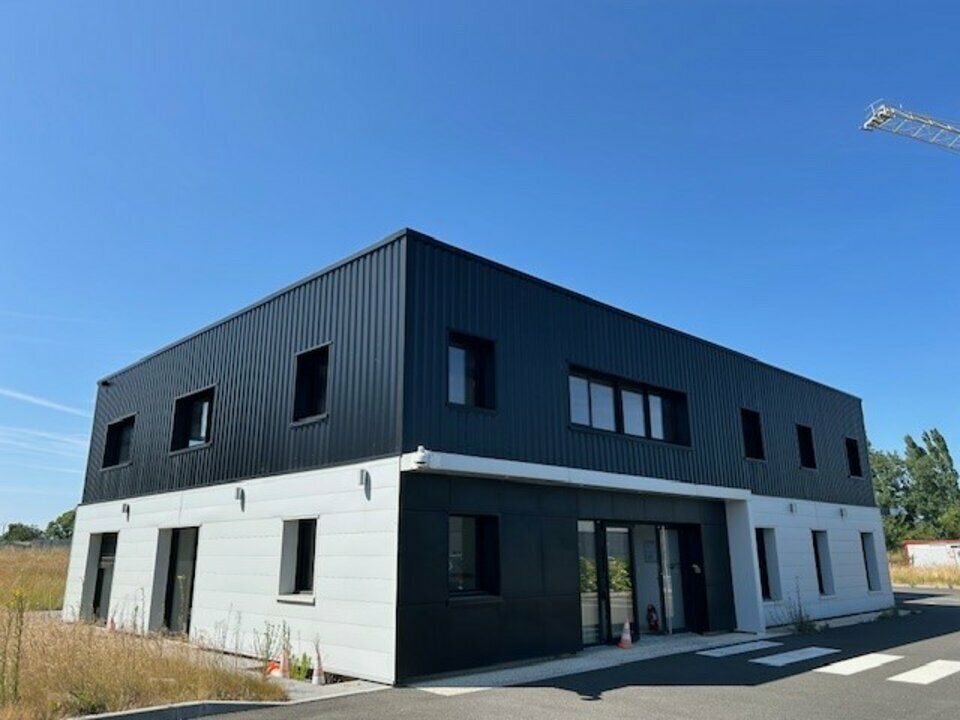 Location local d''activites 348 m² non divisibles