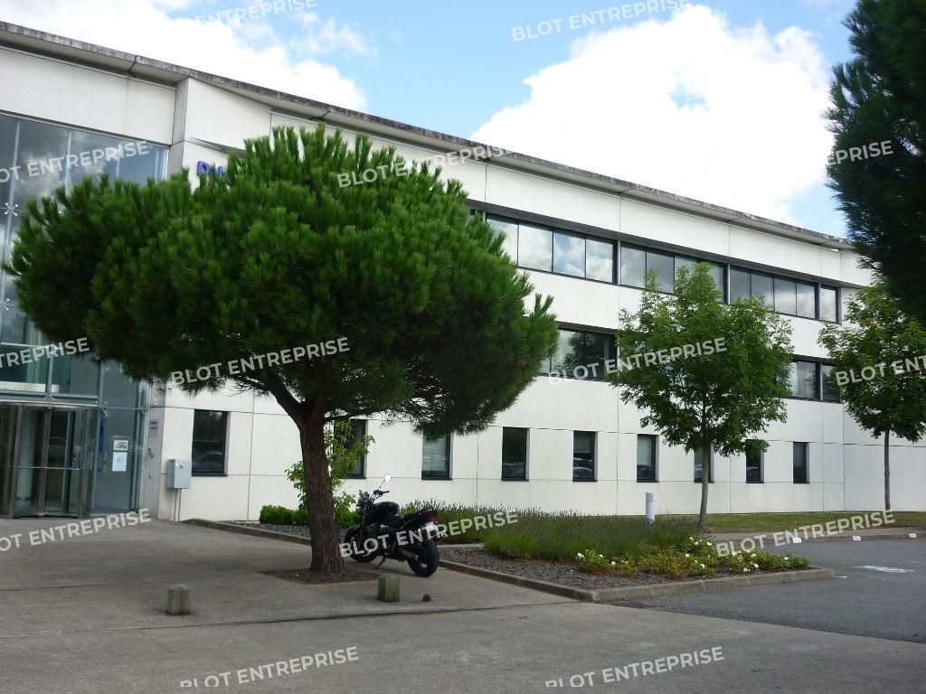 Location bureaux 2352 m² non divisibles