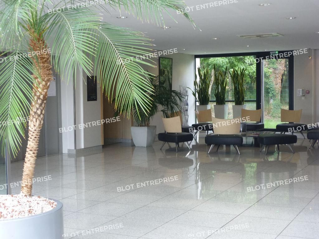 Location bureaux 2352 m² non divisibles