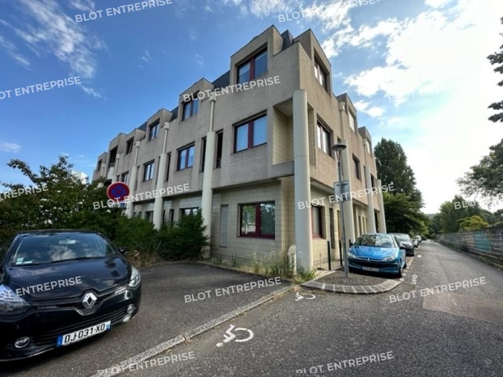 Vente bureaux 1228 m² non divisibles